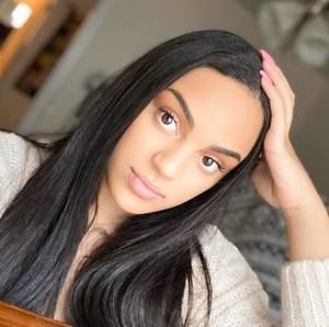 Meet your Posher, Jillian